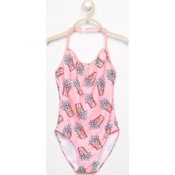 Jednoczęściowy strój kąpielowy - Różowy. Kostiumy jednoczęściowe damskie marki Reserved. Za 149.99 zł.