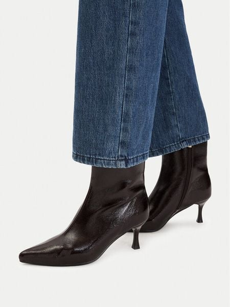 DeeZee Botki CEO-CC2581 Bordowy. Czerwone botki damskie DeeZee, ze skóry, bez obcasa, na szpilce, bez zapięcia. Za 189.99 zł.