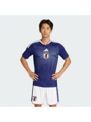Adidas Koszulka techniczna Japan 26/27 Home KD3345 Granatowy Slim Fit. Niebieskie koszulki sportowe męskie Adidas, l, bez wzorów, z syntetyku, bez kołnierzyka, bez ramiączek, do piłki nożnej. Za 395.99 zł.