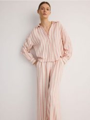 Koszula z wiskozą - pomarańczowy. Brązowe koszule damskie Reserved, l, bez wzorów, z bawełny, bez kołnierzyka, bez ramiączek. W wyprzedaży za 69.99 zł.