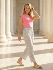 Koszulka basic z krótkim rękawem - różowy. Czerwone t-shirty damskie Sinsay, l, bez wzorów, bez kołnierzyka. Za 15.99 zł.