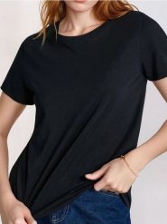 Koszulka basic - czarny. Czarne t-shirty damskie Sinsay, l, bez wzorów, bez kołnierzyka. Za 9.99 zł.