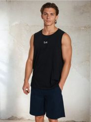 Luźny tank top z nadrukiem na plecach - czarny. Czarne t-shirty męskie Sinsay, l, bez wzorów, bez kołnierzyka. Za 19.99 zł.