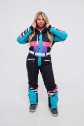 Damski kombinezon narciarski Hotel California, różowy, modelujący sylwetkę. Czarne spodnie snowboardowe damskie OOSC, s, z aplikacjami, z polaru, eleganckie, narciarskie. Za 1,710.99 zł.