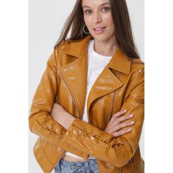 Żółta Ramoneska Fetish. Żółte kurtki damskie Born2be, na jesień, l, bez wzorów, bez kaptura. Za 159.99 zł.