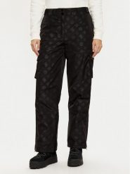 Guess Spodnie narciarskie W4PB60 WH0K0 Czarny Regular Fit. Czarne spodnie snowboardowe damskie Guess, s, z aplikacjami, z syntetyku, sportowe, narciarskie. Za 829.99 zł.