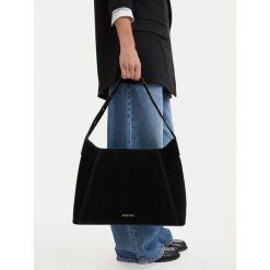 Torebka Badura. Czarne torebki do ręki damskie Badura, bez wzorów, klasyczne, bez dodatków. Za 426.99 zł.