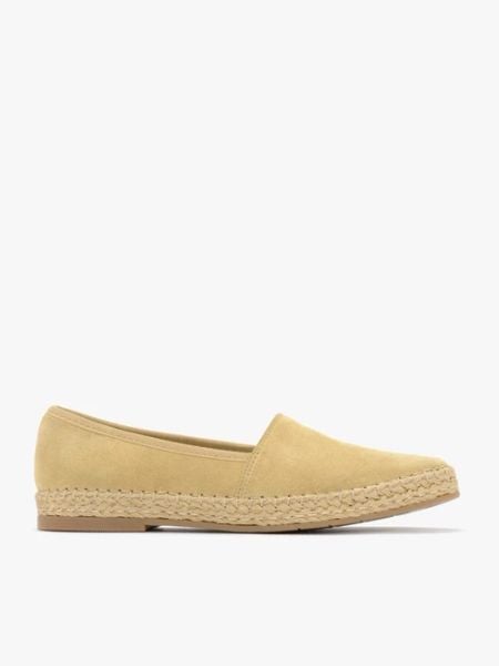 Damskie espadryle w kolorze piaskowym. Brązowe espadryle damskie Ryłko, bez wzorów, ze skóry, bez obcasa, na płaskiej podeszwie, bez zapięcia. Za 279.99 zł.