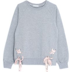 Jasnoszara Bluza Island of Wonder. Szare bluzy dla dziewczynek marki Born2be. Za 54.99 zł.