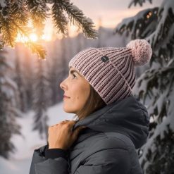 Czapka Eisbar Ronda Pompon MÜ. Czerwone czapki i kapelusze damskie Eisbar, bez wzorów, z wełny, sportowe. Za 249.90 zł.