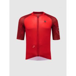 Koszulka Pissei Tempo Solar Sistem. Czerwone buty sportowe męskie PISSEI, bez wzorów, bez kołnierzyka, bez ramiączek, rowerowe. W wyprzedaży za 287.00 zł.