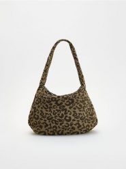 Tkaninowa torebka hobo - wielobarwny. Torebki do ręki damskie Reserved, bez wzorów, z tkaniny, bez dodatków. W wyprzedaży za 79.99 zł.