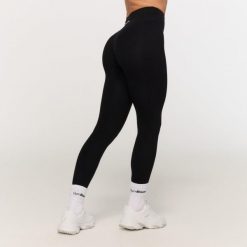Legginsy damskie fitness z wysokim stanem czarne Fierce. Czarne legginsy damskie GYMBEAM, l, bez wzorów, z elastanu, z podwyższonym stanem, do biegania. Za 113.90 zł.