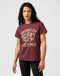 WRANGLER DAMSKA KOSZULKA WRANGLER GRAPHIC TEE DAHLIA 112356427. T-shirty damskie Wrangler, xs, bez wzorów, bez kołnierzyka. Za 89.99 zł.