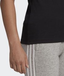 Adidas Koszulka damska adidas Essentials czarna GL0722. Czarne t-shirty damskie Adidas, bez wzorów, bez kołnierzyka. Za 83.03 zł.