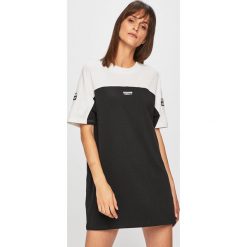 Adidas Originals - Sukienka. Czarne sukienki damskie adidas Originals, bez wzorów, z bawełny, casualowe, bez kołnierzyka, bez ramiączek. Za 159.90 zł.