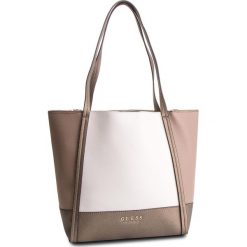 Torebka GUESS - HWCE71 76230 PML. Brązowe torebki do ręki damskie Guess, z aplikacjami, ze skóry ekologicznej. Za 629.00 zł.