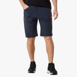 Szorty turystyka męskie Swedemount Glittertind Shorts oddychające. Brązowe krótkie spodenki sportowe męskie SWEDEMOUNT, m, bez wzorów, z tkaniny, trekkingowe. Za 249.99 zł.