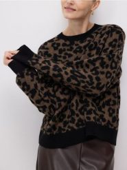 Sweter w panterkę - wielobarwny. Swetry damskie Reserved, l, bez wzorów, z dzianiny, bez kołnierzyka, bez ramiączek, bez kaptura. Za 139.99 zł.