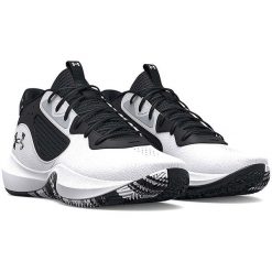 Buty koszykarskie Męskie Under Armour Sportowe. Czarne buty sportowe męskie Under Armour, bez zapięcia, do koszykówki. Za 319.00 zł.