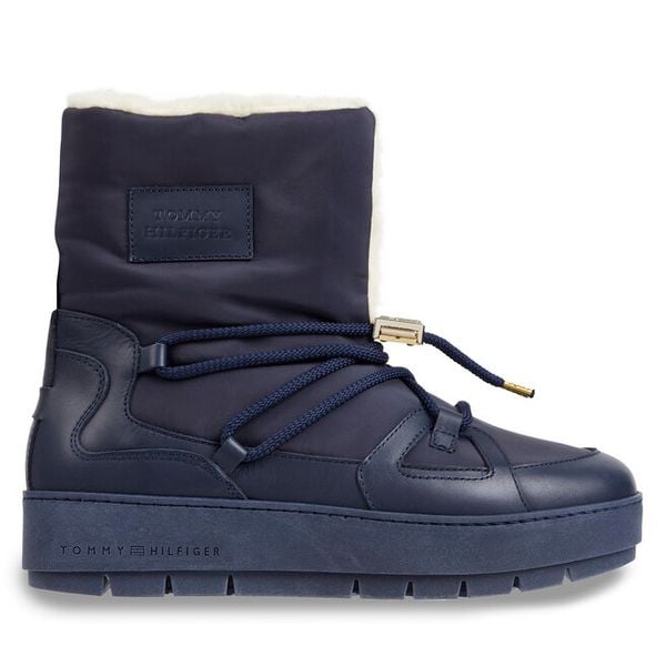 Śniegowce Tommy Hilfiger. Niebieskie śniegowce i trapery damskie Tommy Hilfiger. Za 869.99 zł.