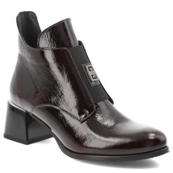Bordowe Botki Armodo Eleganckie Obuwie Damskie. Czerwone kozaki damskie Armodo, ze skóry, bez obcasa, na obcasie. Za 373.99 zł.