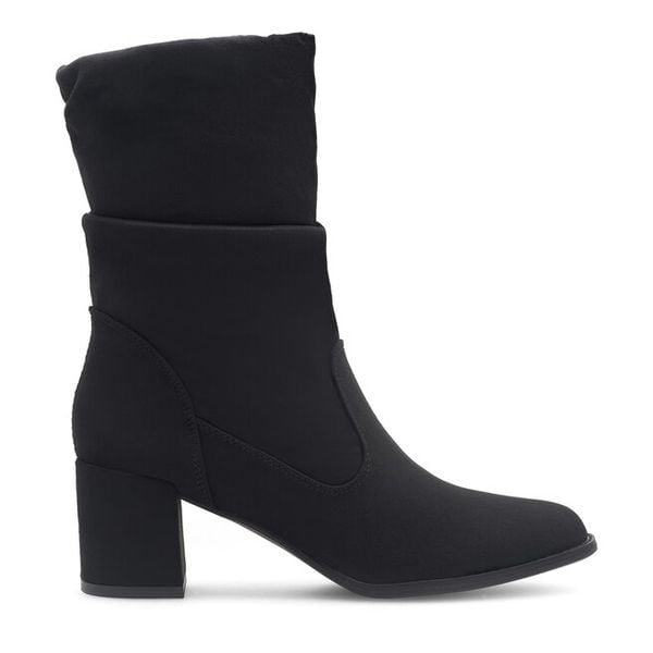 Botki Clara Barson. Czarne botki damskie Clara Barson, bez obcasa, na słupku, bez zapięcia. Za 149.99 zł.