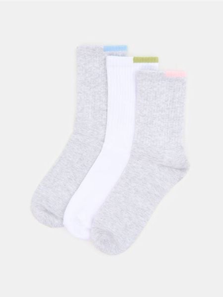 Bawełniane skarpetki 3 pack - wielobarwny. Skarpety damskie Sinsay, bez wzorów, z bawełny. Za 15.99 zł.