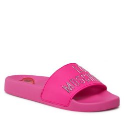 Klapki LOVE MOSCHINO. Klapki damskie Love Moschino, bez wzorów, bez obcasa. Za 679.99 zł.