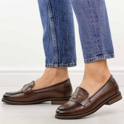 Czekoladowe skórzane mokasyny damskie Potocki 19465. Brązowe mokasyny damskie POTOCKI, z jeansu, casualowe. Za 229.00 zł.