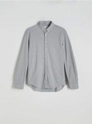Koszula regular fit z bawełną - jasnoszary. Szare koszule męskie Reserved, l, bez wzorów, z bawełny, bez kołnierzyka, bez ramiączek. W wyprzedaży za 39.99 zł.