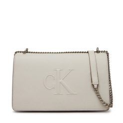 Torebka Calvin Klein Jeans. Białe torebki do ręki damskie Calvin Klein Jeans, bez wzorów, z jeansu, bez dodatków. Za 359.99 zł.
