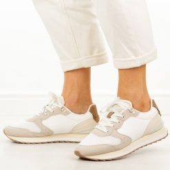 Lt.Beżowe sneakersy damskie McArthur Ma257w. Brązowe obuwie sportowe damskie McArthur, bez wzorów, z dresówki. Za 239.00 zł.