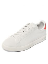 Sneakersy adidas. Białe półbuty chłopięce Adidas, bez wzorów, bez zapięcia. Za 129.99 zł.