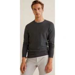 Mango Man - Sweter Julen. Szare swetry przez głowę męskie Mango Man, z dzianiny, z okrągłym kołnierzem. W wyprzedaży za 99.90 zł.