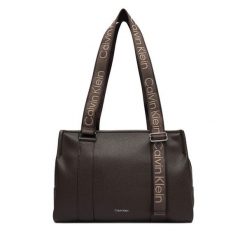 Torebka Calvin Klein. Brązowe torebki do ręki damskie Calvin Klein, bez wzorów, klasyczne, bez dodatków. Za 649.99 zł.