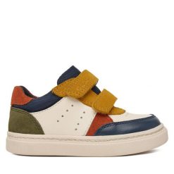 Sneakersy Geox. Białe trampki i tenisówki chłopięce Geox, bez wzorów, bez zapięcia. Za 239.99 zł.