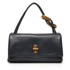 Torebka Marc Jacobs. Czarne torebki do ręki damskie Marc Jacobs, bez wzorów, klasyczne, bez dodatków. Za 1,639.00 zł.