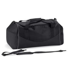 Torba sportowa Quadra Teamwear. Czarne torby i plecaki dziecięce QUADRA. Za 216.50 zł.