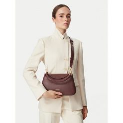 Torebka Coccinelle. Czerwone torebki do ręki damskie Coccinelle, bez wzorów, klasyczne, bez dodatków. Za 1,549.00 zł.