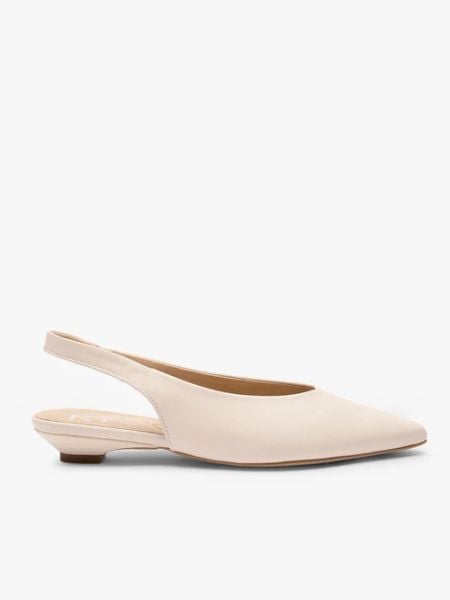 Kremowe czółenka slingback w szpic. Brązowe czółenka damskie Brawo sp. z o.o., bez wzorów, ze skóry, bez obcasa, na płaskiej podeszwie, bez zapięcia. W wyprzedaży za 349.99 zł.
