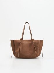 Torebka shopper z imitacji zamszu - brązowy. Brązowe torebki shopper damskie Reserved, bez wzorów, bez dodatków. Za 179.99 zł.