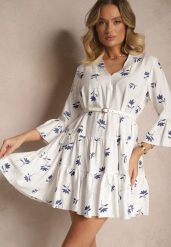 Biała Rozkloszowana Sukienka z Wiskozą Zdobiona Haftem i Falbanami Aliorra. Białe sukienki damskie Renee, na co dzień, l, z aplikacjami, z bawełny, eleganckie, bez kołnierzyka, bez ramiączek, mini, proste. Za 89.99 zł.