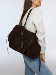 Torebka shopper z imitacji zamszu - ciemnobrązowy. Brązowe torebki shopper damskie Reserved, bez wzorów, bez dodatków. Za 179.99 zł.