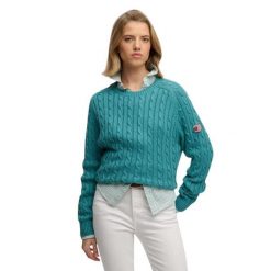 Damski sweter z warkoczowym splotem Superdry. Niebieskie swetry damskie Superdry., na zimę, bez wzorów, ze splotem, bez kołnierzyka, bez ramiączek, bez kaptura. Za 284.00 zł.