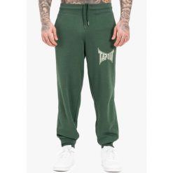 Spodnie dresowe Tapout. Zielone krótkie spodenki sportowe męskie TAPOUT, l, bez wzorów, z dresówki. Za 235.00 zł.