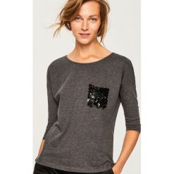 Koszulka z imitacją kieszonki - Szary. Szare t-shirty damskie Reserved. Za 39.99 zł.