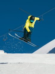 4F Kurtka narciarska membrana 10000 męska - zielona M. Zielone kurtki męskie 4f, na zimę, m, bez wzorów, z materiału, bez kaptura. Za 799.99 zł.