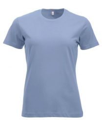 Clique New Classic-T Women T-shirt z bawełny, współczesny krój – light blue. Niebieskie t-shirty damskie CLIQUE, xs, bez wzorów, z bawełny, klasyczne, bez kołnierzyka. Za 104.39 zł.