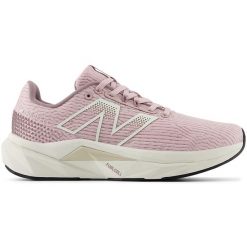 Buty damskie New Balance FuelCell Propel v5 WFCPRCA5 – różowe. Czerwone obuwie sportowe damskie New Balance, bez wzorów, z gumy, do biegania. Za 399.99 zł.